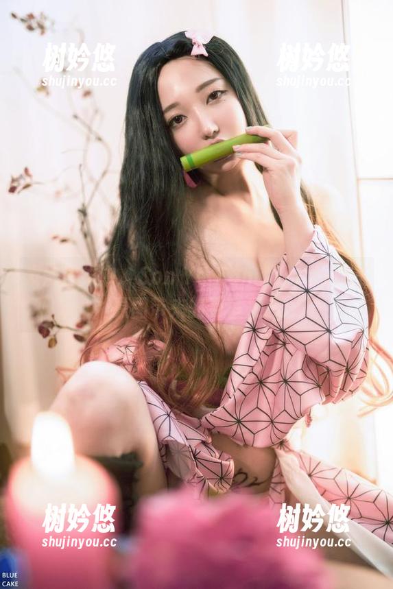Son Ye Eun 发散思维中,Son Ye Eun的Loozy女王原图带来的更多疑惑